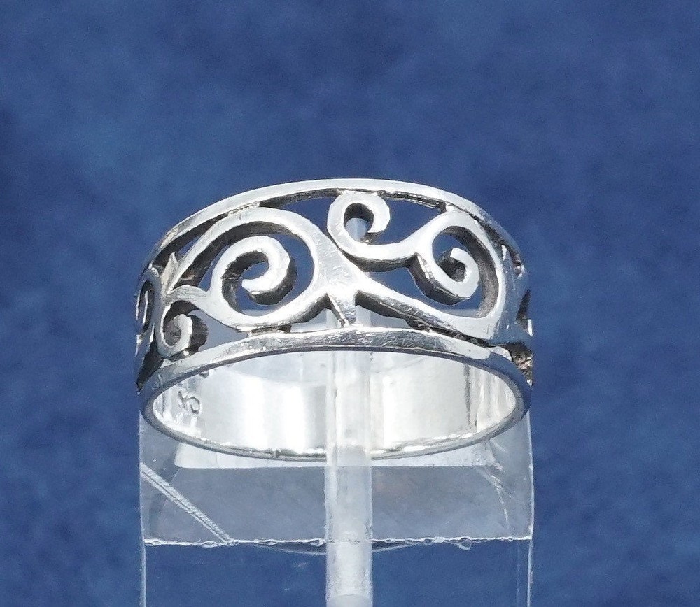 Size 5, vtg sterling silver handmade ring, 925 filigree whirl band