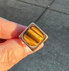 VINTAGE 14K YELLOW GOLD TIGER EYE RING UNUSUAL CUT /DESIGN STONE MODERN LOOK