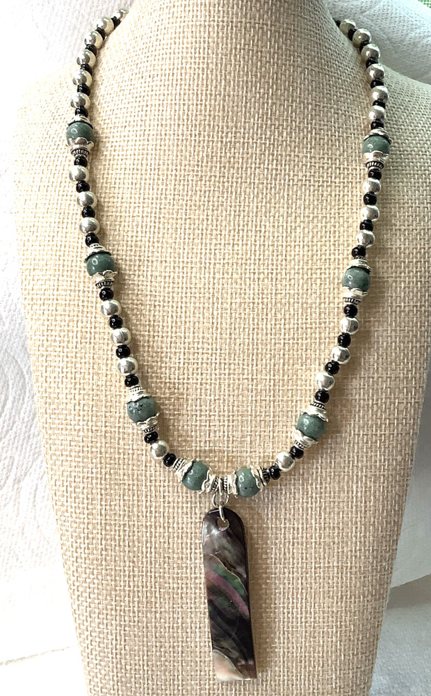 Green Aventurine Beaded Necklace 2″ Abalone Shell Pendant Silvertone Artisan 17″