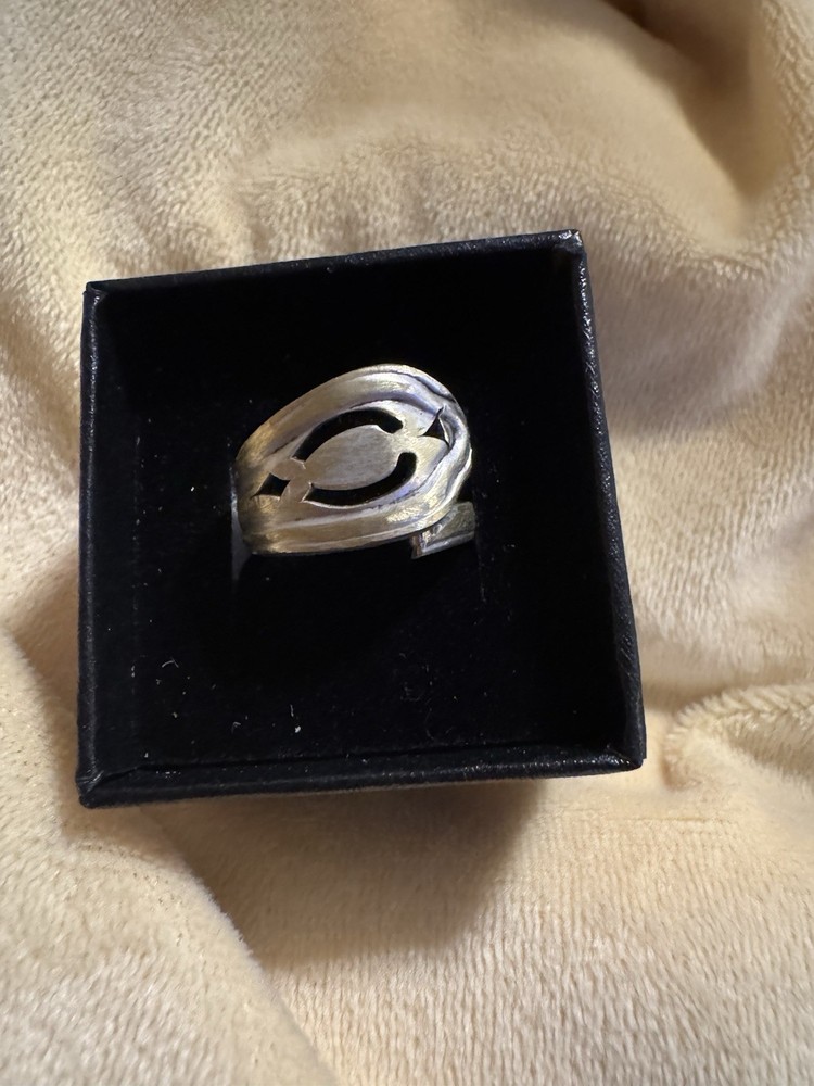 Silver/goldish Size 4 Spoon Ring