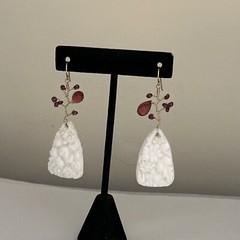 Vintage Gold Filled Garnet Briolette White Molded Glass Artisan Earrings 2.5″