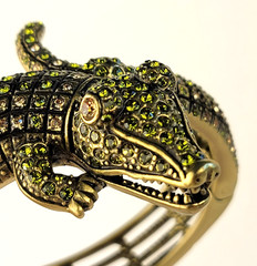 Heidi Daus Alligator Hinged Cuff Bangle Bracelet Olivine Peridot Crystal 7″