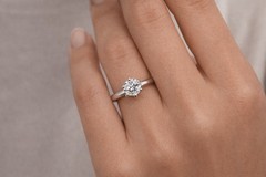 Tiffany & Co. Solitaire Ring 1.00 ct VS2 G Platinum PT950 Size 49 Certificate