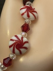 Handmade Glass Peppermint Candy Beaded Stretch Bracelet Holiday Red And White 6”