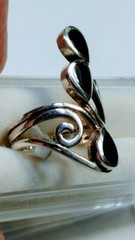 FETCHING STERLING SILVER .925 WITH BLACK ONYX RING IN SIZE 5.75-6.0