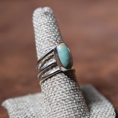 «V» Shape Ladies Ring with Oval Free Form Hand Cut Turquoise Stone Size 8