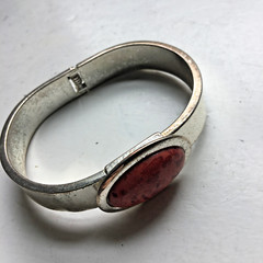 Vintage Silver Plate Sunstone Cabochon Cuff Bracelet w/ 1 1/8″L Red Jasper