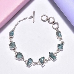 Artisan Crafted Rough Cut Apatite Bracelet Sterling Silver (7.25 In) 24.00 ctw