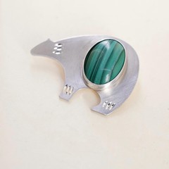 Native American southwestern sterling 925 silver bear pendant oval malachite