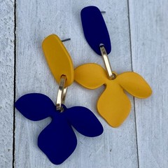 Fun Bright Yellow & Navy Blue Epoxy Metal Flower Gold Pl Fashion Earrings
