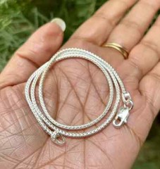 999 silver round wheat chain, 16 inch length approx and 9.5 gram weight approx