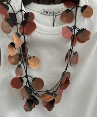 STUNNING Annemieke Broenin Artist Poppy Rubber Necklace Coral Shimmer
