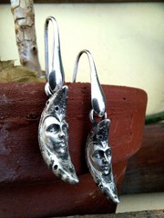 Crescent Moon Face Dangle Earrings made of Sterling Silver 925