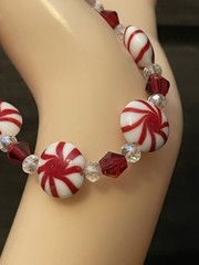 Handmade Glass Peppermint Candy Beaded Stretch Bracelet Holiday Red And White 6”