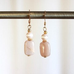 Peach Moonstone and Pearl Gold Drop Earrings Rectangle Dangle Hook Womens I4
