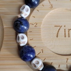 Sodalite & Skulls 10mm Bead 7″ Stretch Bracelet Natural Stone Healing Womens USA