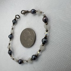 Handmade Gray Pearl & Crystal Beaded Bracelet – 7 Inches