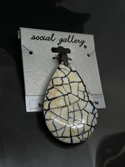 New Social Gallery Genuine Shell Pendant 2.25in Stunning✨