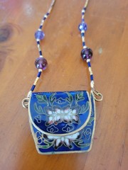 VintageCloisonné Enamel Floral Design Purse Necklace W/Beaded 22″ Chain Unique