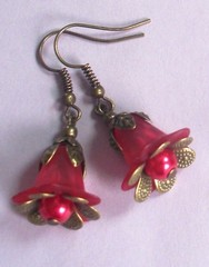 RED trumpet FLOWER Acrylic & glass pearl earring BRONZE handcrafted xx