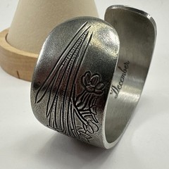 SALISBURY Fine Metal Artisans Pewter Bracelet – December Flower of the month