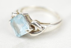 Vintage 925 Sterling Silver Blue Topaz Ring Size 7.75 Kite Set Square Cut 3.9g