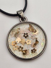 Handmade Epoxy Pendant Necklace Jewelry Bunny & Flower Sequins 18″ long 1.5mm