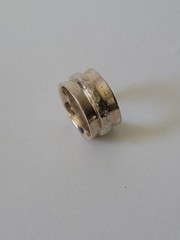Vintage Brutalist Artisan Hammered Middle Wide Band Sterling Silver 925 Ring