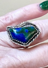 LOVELY, Unique Vintage Artisan Sterling Silver & Chrysocolla/Malachite Ring