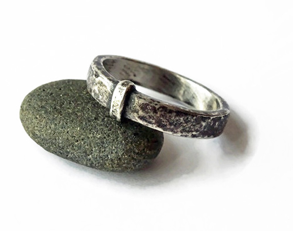 Blade & Bow – Outlander Wedding ring – Sporran Key Band – Solid Sterling replica
