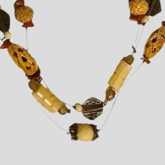 Chico’s Carved Stone Beaded Floating Illusion Station Wire Necklace 18-22 Inches