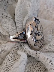 Artisan White Buffalo Sterling Silver Ring Handcrafted Split Shank Band Size 8.5