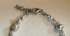 Gray & White Pearl Bracelet accented with gray iridescent rondelle beads