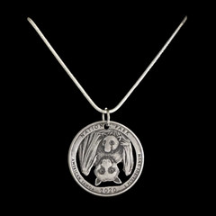 U.S. American Samoa NP «Bats» 2020 Quarter Hand Cut Coin Necklace 18″ NEW