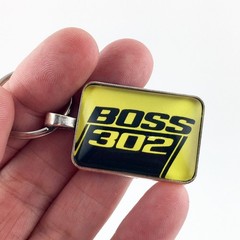 Vintage Ford Mustang BOSS 302 Yellow Fender Decal 1″ x 1.25 in Diameter Keychain