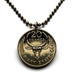 1970 Madagascar 20 coin pendant Zebu bull horns Malagasy Antananarivo n002988