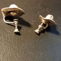 Vintage Sterling Silver Southwestern Cowboy Hat earrings Screw Back 1/2″ x 3/4″