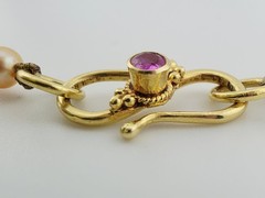 18k Gold S-Hook Clasp Necklace Preach Pearl Pink Gem Granulated Handcrafted 16″