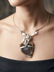 SORTILEGIO: Handmade Collar Necklace Natural Agate Artisan Forged One of a Kind