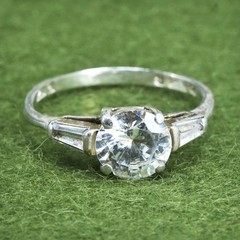 Size 8, vintage Sterling 925 silver engagement ring with round cut CZ