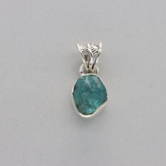 Natural Raw Cut Blue APATITE Pendant Rough Cut – 925 STERLING SILVER #901-Fe
