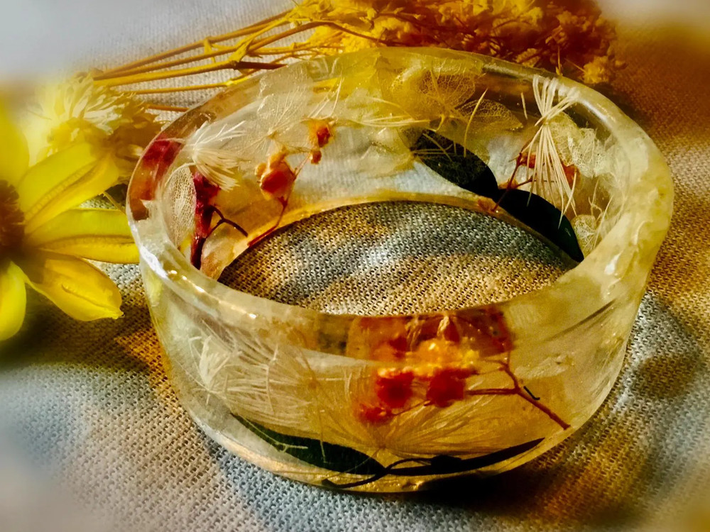 Delicate Handmade Resin Bangles with Real White & Pink Dried Flowers — Symbolic