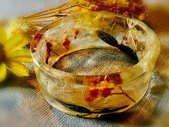 Delicate Handmade Resin Bangles with Real White & Pink Dried Flowers — Symbolic