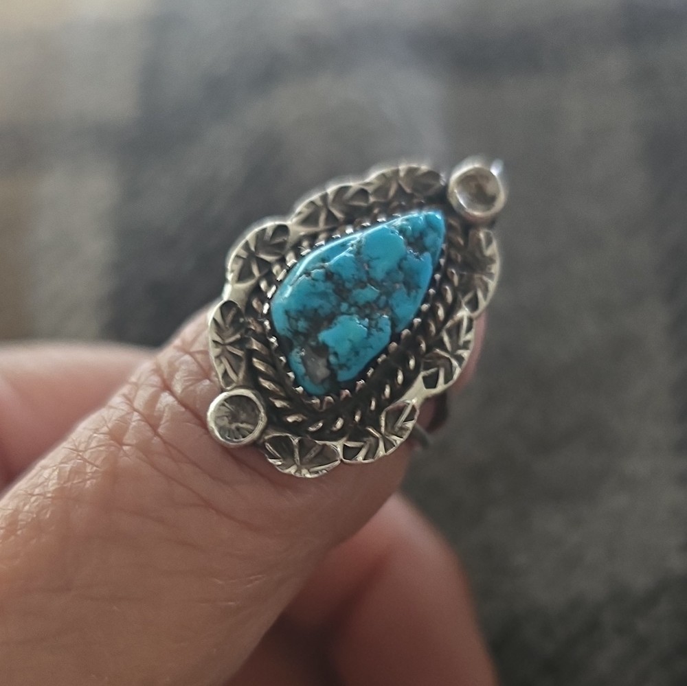 Silver Turquoise Teardrop Bezel Cocktail Ring Women’s Size 7 2mm Band