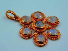 Handcrafted Copper Designer Retro Chakra Pendant Rose Cut Rainbow Moonstone Gems