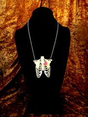UNIQUE MACABRE LASER-CUT WOODEN TORSO PENDANT & CHAIN – HALLOWEEN – USA