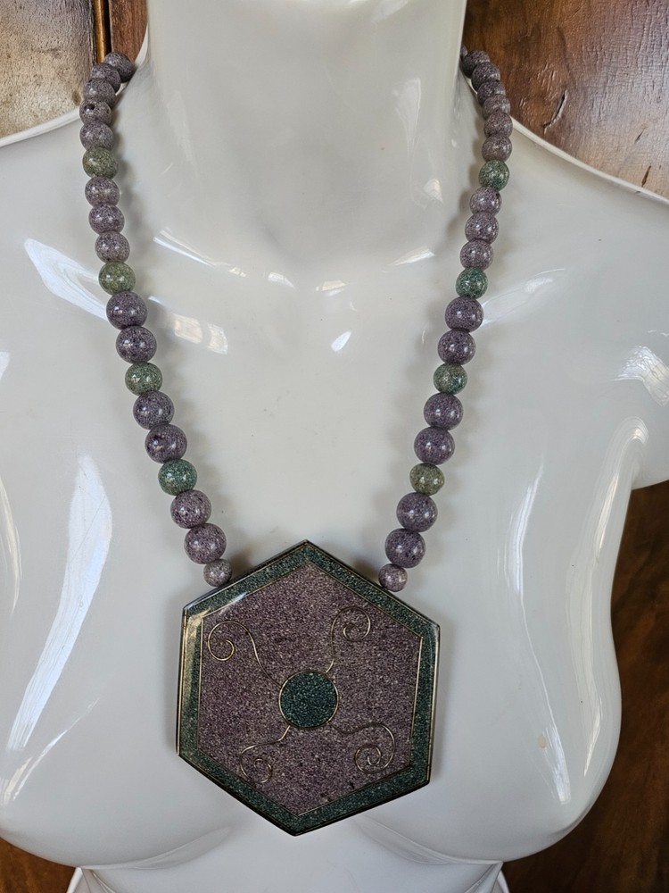 KARLA JORDAN Bead Necklace 20″ Sand Art Wire Inlay Hexagon 6-Side Accent Pendant