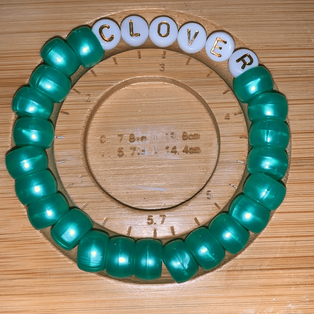 Handmade Strechy Green Pony Bead Plastic Bracelet Clover Green 5.7 Pearlescent