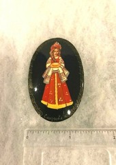 «As Is» Russian Bread and Salt Hospitality Lacquer Pin 2 3/8 Inches High
