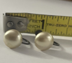 Sterling Silver/ Screw On Earrings/Single Faux Pearl/vintage